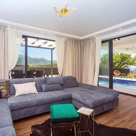 New And Stylish Bruna With 32sqm Heated Pool, Sauna, Billiard And Media * Gata