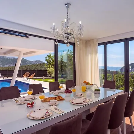 New And Stylish Bruna With 32sqm Heated Pool, Sauna, Billiard And Media