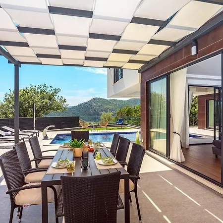 New And Stylish Bruna With 32sqm Heated Pool, Sauna, Billiard And Media * Gata