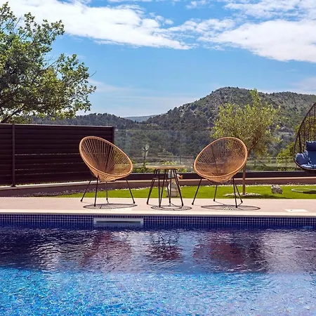 New And Stylish Bruna With 32sqm Heated Pool, Sauna, Billiard And Media * Gata